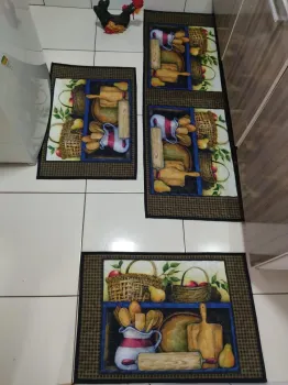 Jogo de Tapete Cozinha - Cesta e Talheres de Madeira