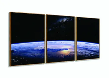 Quadro Paisagem Da Terra Vista Do Espaço Em Tecido 120x60 3 peças com moldura filete