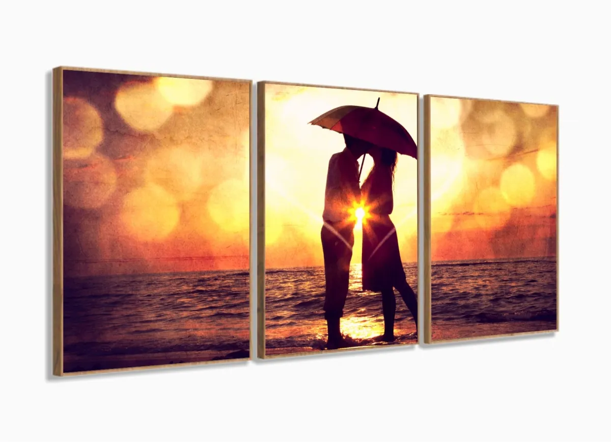 Quadro Decorativo Casal Guarda Chuva 120x60 3 peças Sala Quarto com moldura filete Imagem