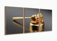 Quadro decorativo Mosaico Justiça Direito Martelo Gold com moldura filete