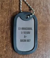 Gravação a laser em tags de metal