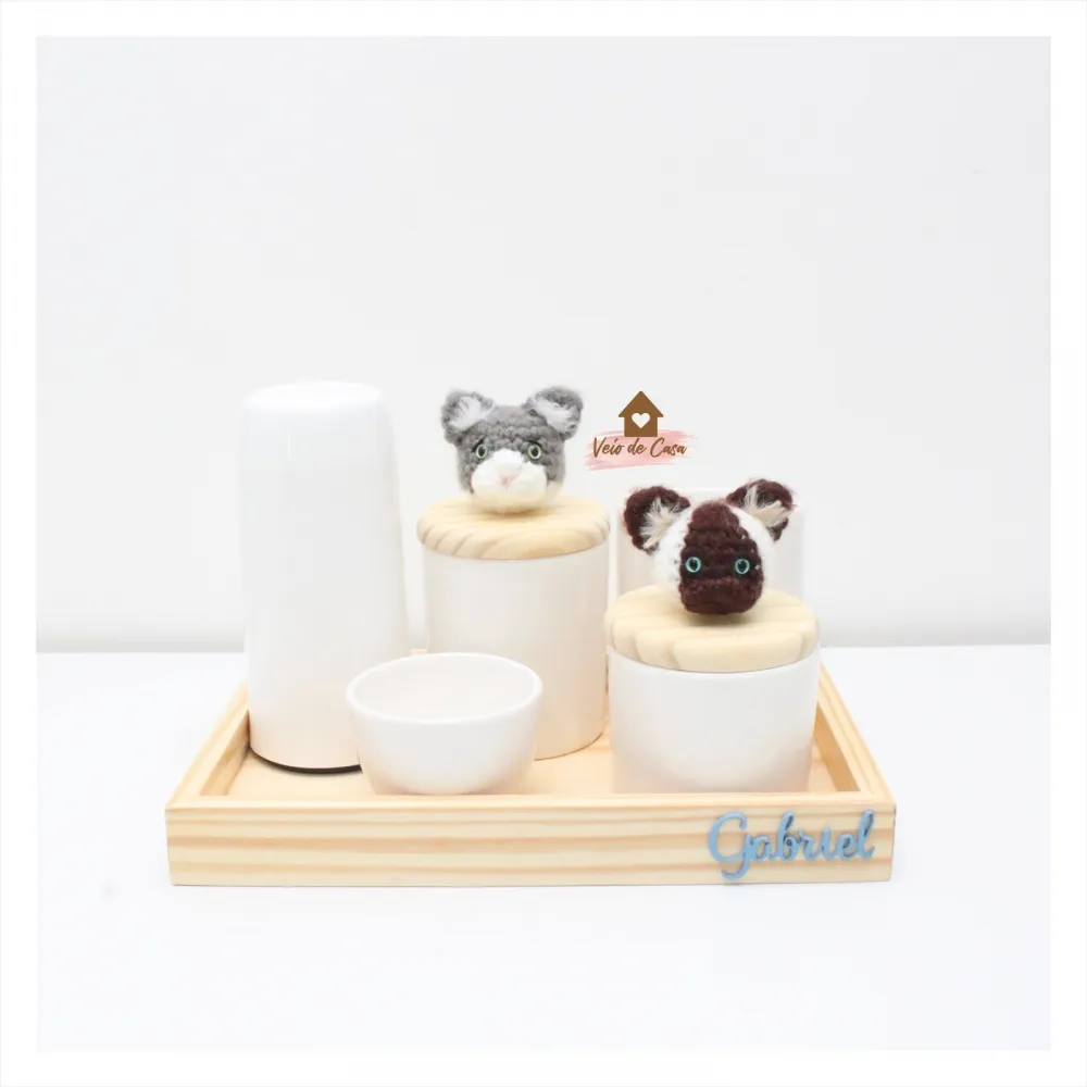 Pets - Kit Higiene - 6 peças - Bandeja Madeira  - Garrafa P