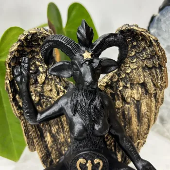 Baphomet Sentado (Resina) - Foto 2