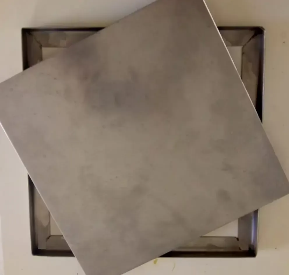  BANDEJA   TAM:    28,5 x 28,5 x 3cm  - INOX  304 -  BIFF2828/3     