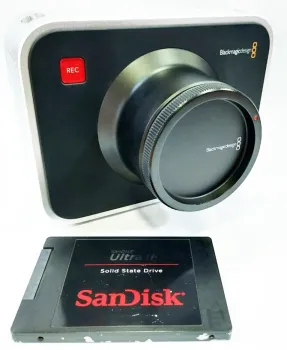 Câmera Blackmagic Design Production 4k + Cartão SSD 480GB  - Foto 2