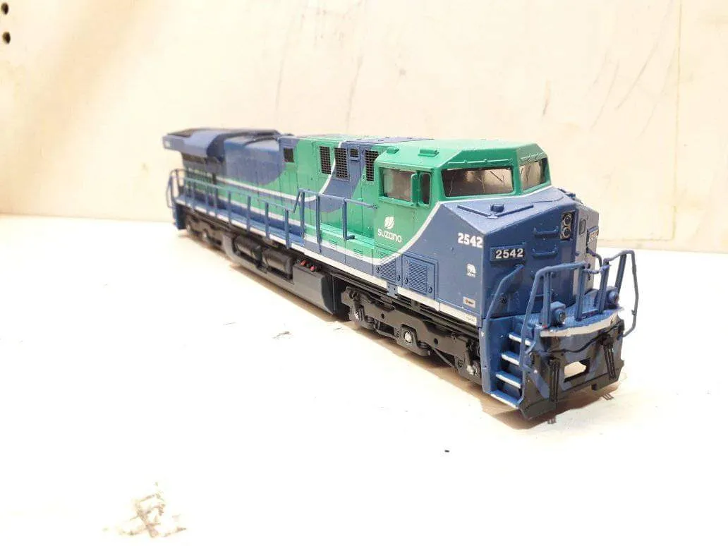 Locomotiva ES44 suzano 