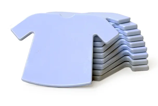 IMÃ DE GELADEIRA EM POLIMERO FORMATO DE CAMISETA  Imagem