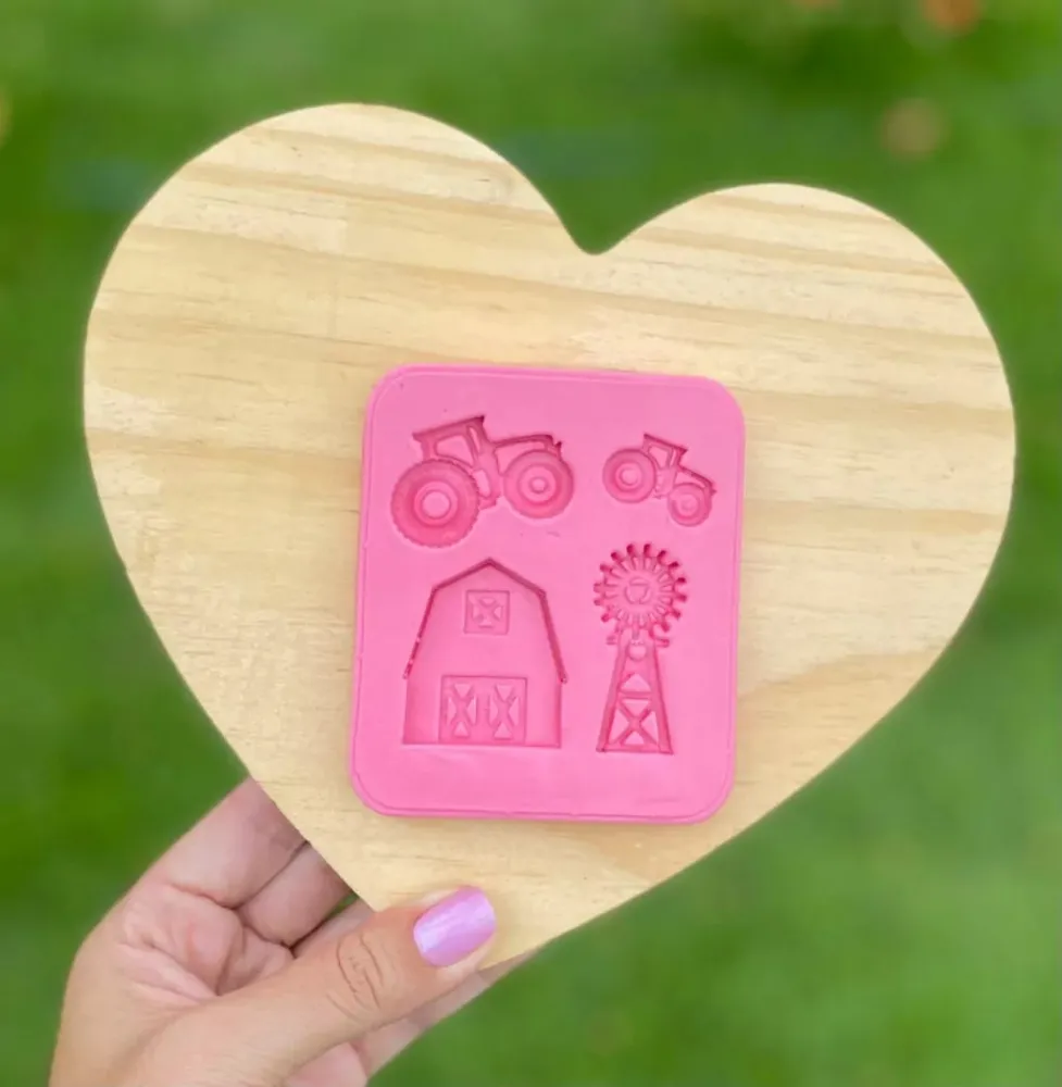 Molde de Silicone Fazendinha Celeiro, Trator e Moinho de Vento  Imagem