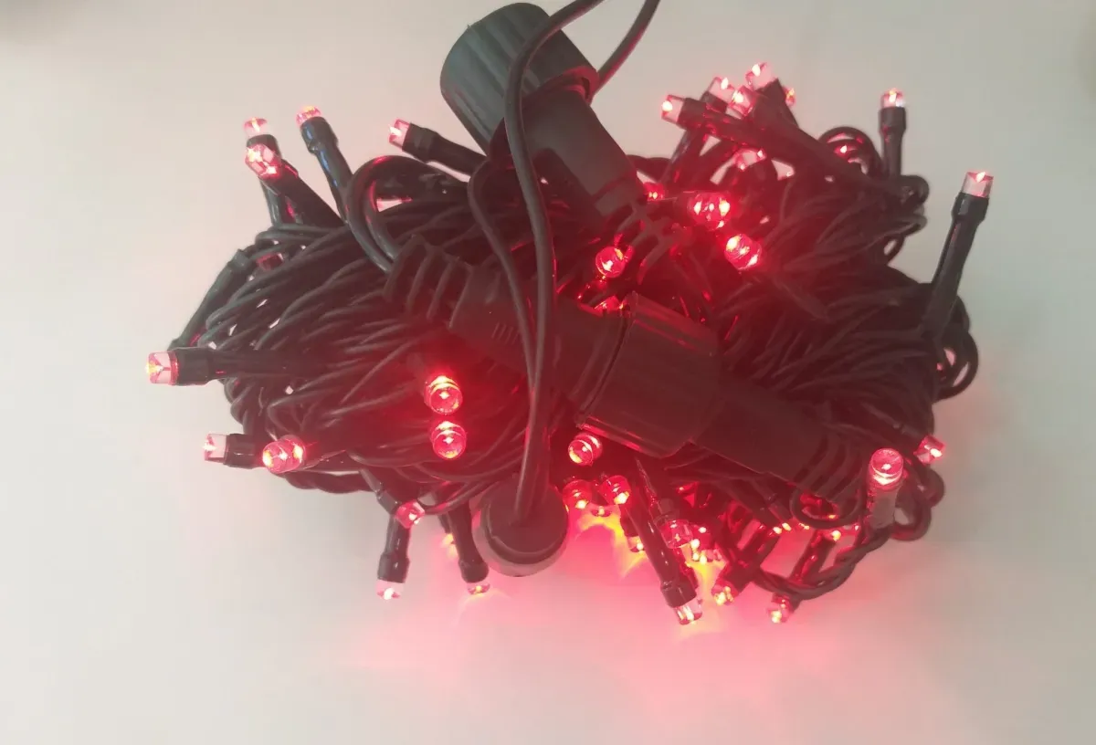Cordão Pisca Externo Fixo 100 Led VERMELHO- Fio Verde Macho e Femia 10 metros Imagem