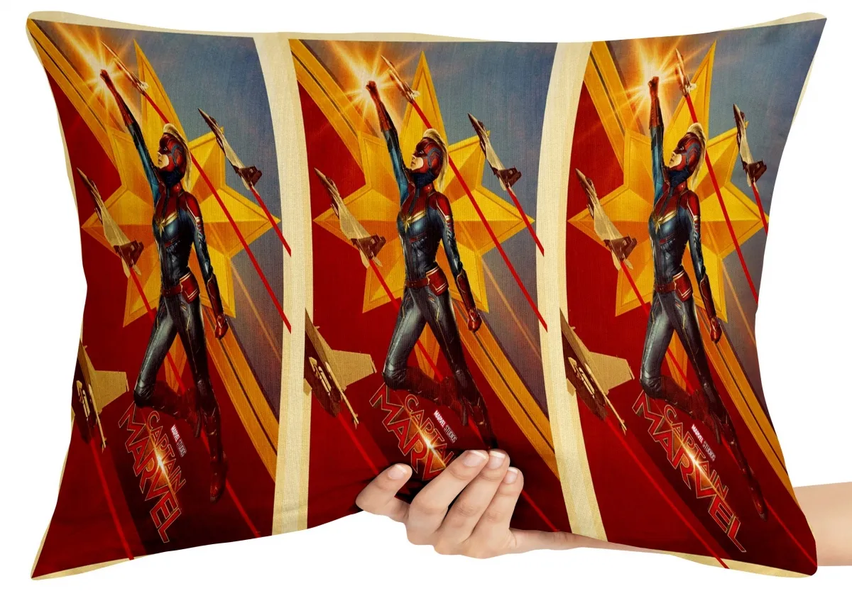 Capa de Almofada ou Travesseiro Capitã Marvel voando