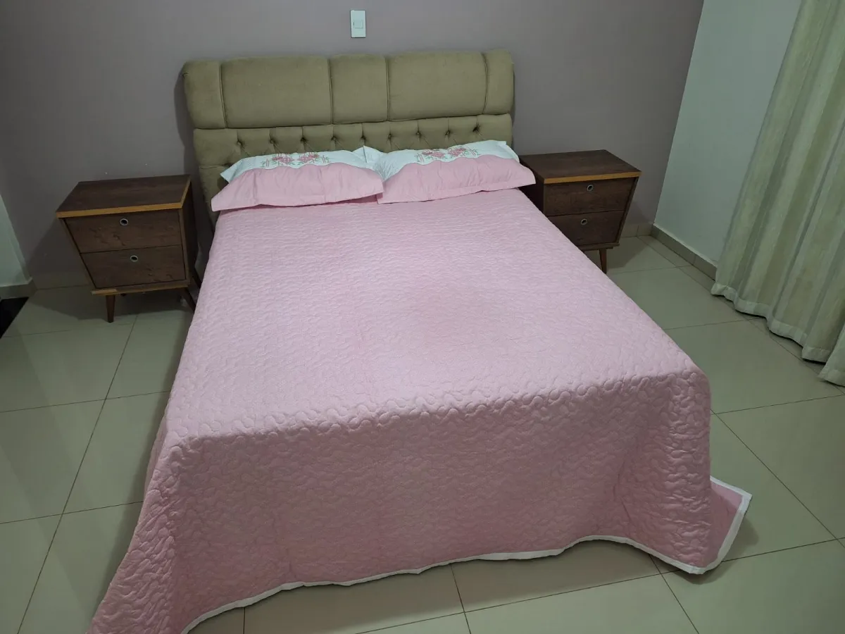 Jogo de Cobreleito Bordados Vitória Casal 03 Peças Rosa