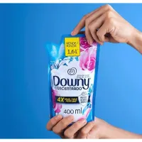 Amaciante Concentrado Brisa de Verão Downy Sachê 400ML - Foto 2