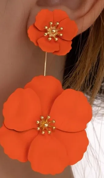 1 Par Metálico Fashionable Doce Floral & Pétala Em Forma Personalidade Brincos , Presente De Namoro Imagem