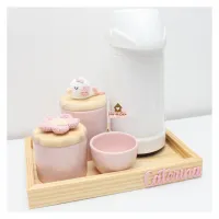 Passarinho + Flor - Kit Higiene - 5 peças - Cores - Bandeja Madeira  - Garrafa G - Foto 2