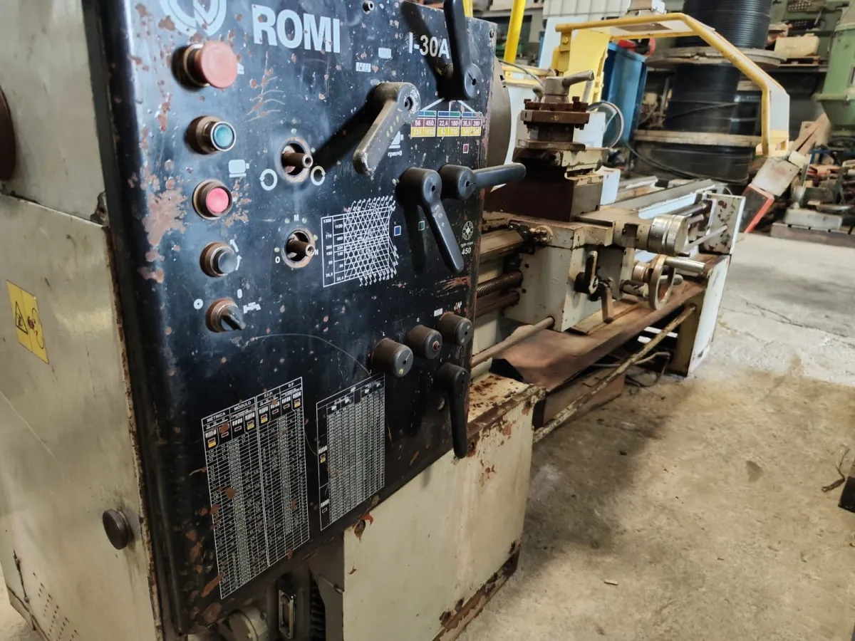 Torno Mecanico Romi I30a 600 X 1800 Mm - Cód. 1625