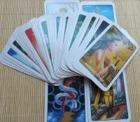 LIVRO - O TARÔ DAS BRUXAS -  COM 78 CARTAS  - Foto 3