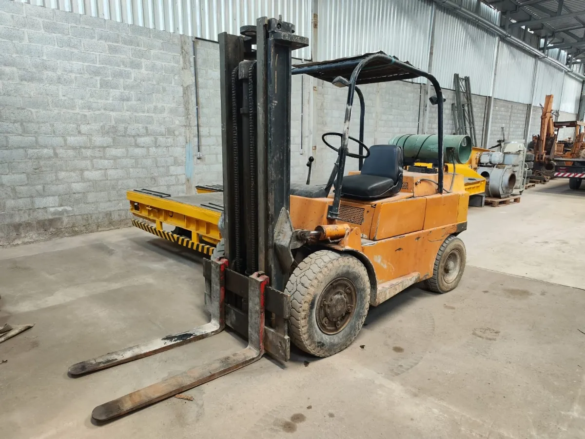 Empilhadeira Yale 3000 kg 3 Ton - Cód. 95 Imagem