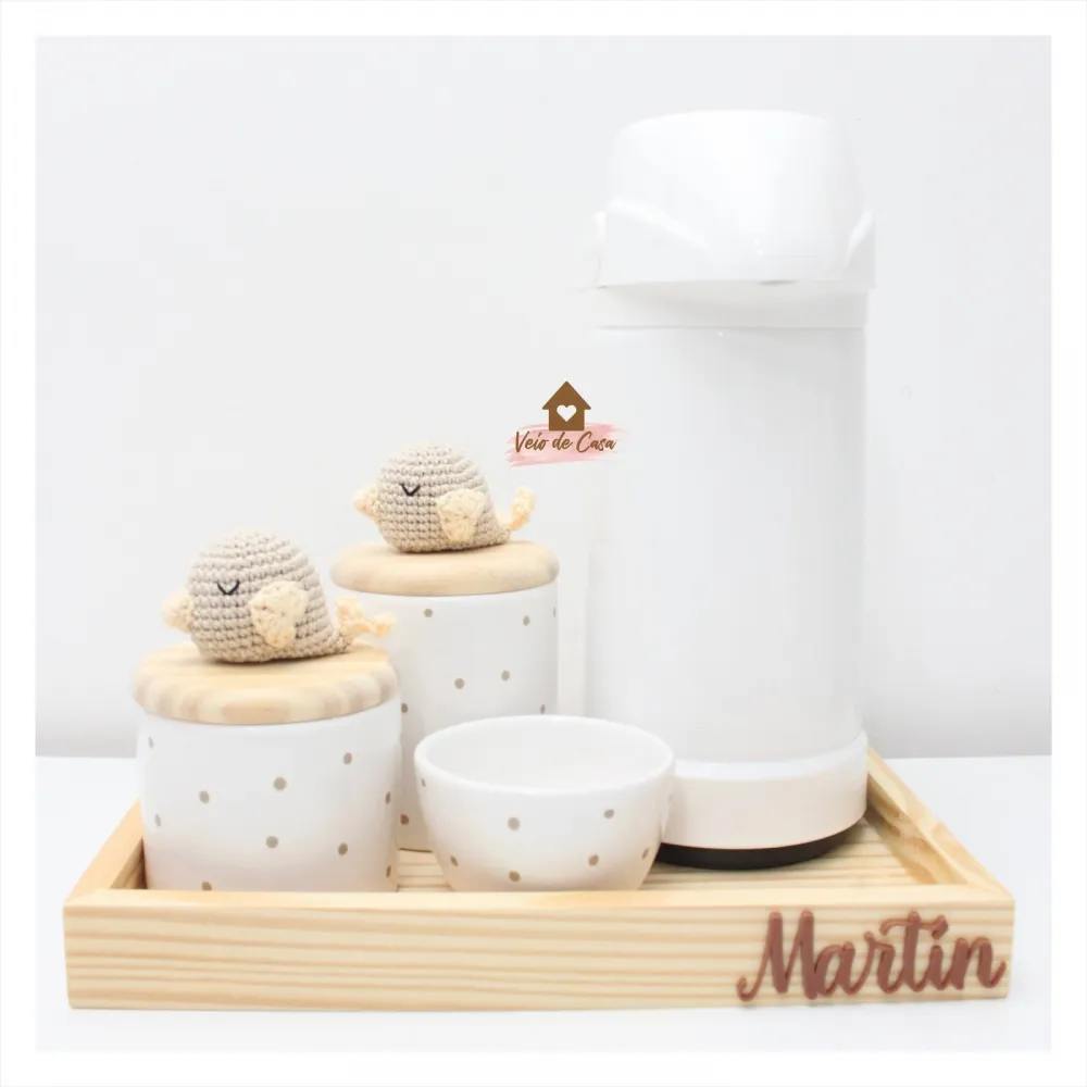 Passarinhos - Kit Higiene - 5 peças - Poá - Bandeja Madeira  - Garrafa G