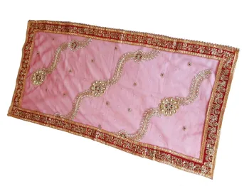 ESGOTADO! Toalha de Mesa Organza. Bordado Modelo 1