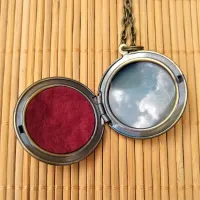 COLAR DIFUSOR PESSOAL RELICÁRIO PARA AROMATERAPIA MANDALA FLOR OURO VELHO - R114