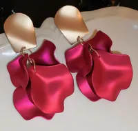 Brincos pendentes pétala - Foto 7