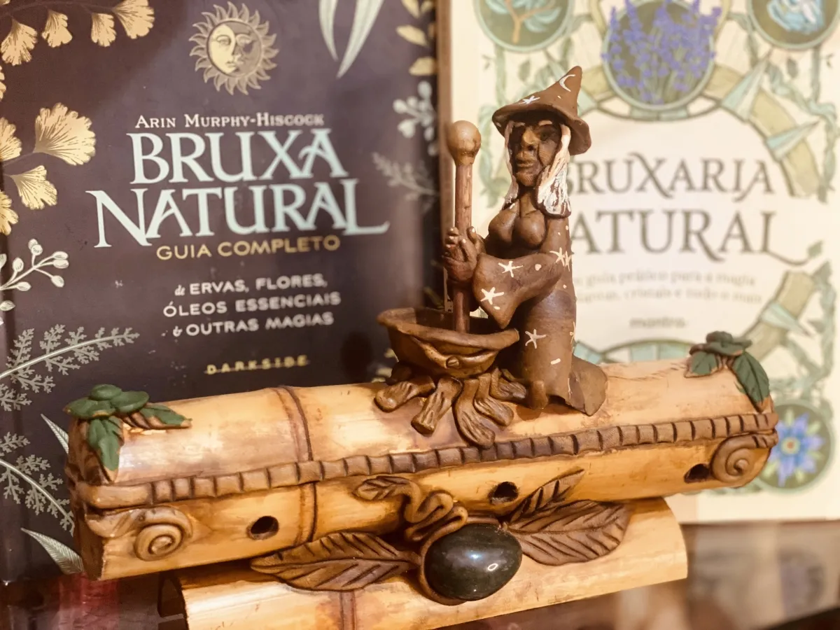 Incensário bruxa encantada