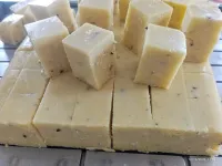  CBGUI2525- Cortador de barrinhas Guitarra c/fios elásticos em inox  p/DADINHOS DE TAPIOCA 2,5X2,5X2,5CM - Foto 6