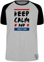 Camiseta Mantenha a calma e acredite em Deus - Foto 3