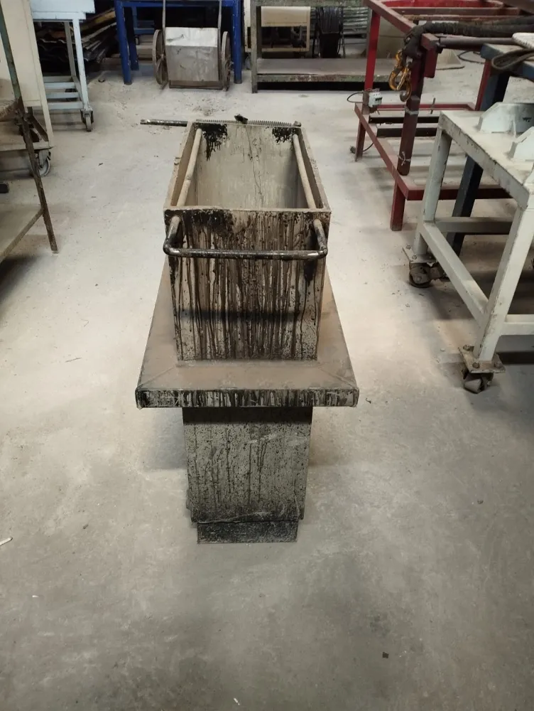 Tanque de polipropileno para galvanoplastia e anodização 50 x 25 x 78 cm - Cód. 134 - Foto 2