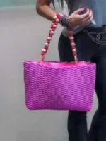 Bolsa em fio fibra sintética, confecção artesanal e Super reforçada, lançamento moda primavera verão praia e piscina, ideal para todas ocasiões! - Foto 2