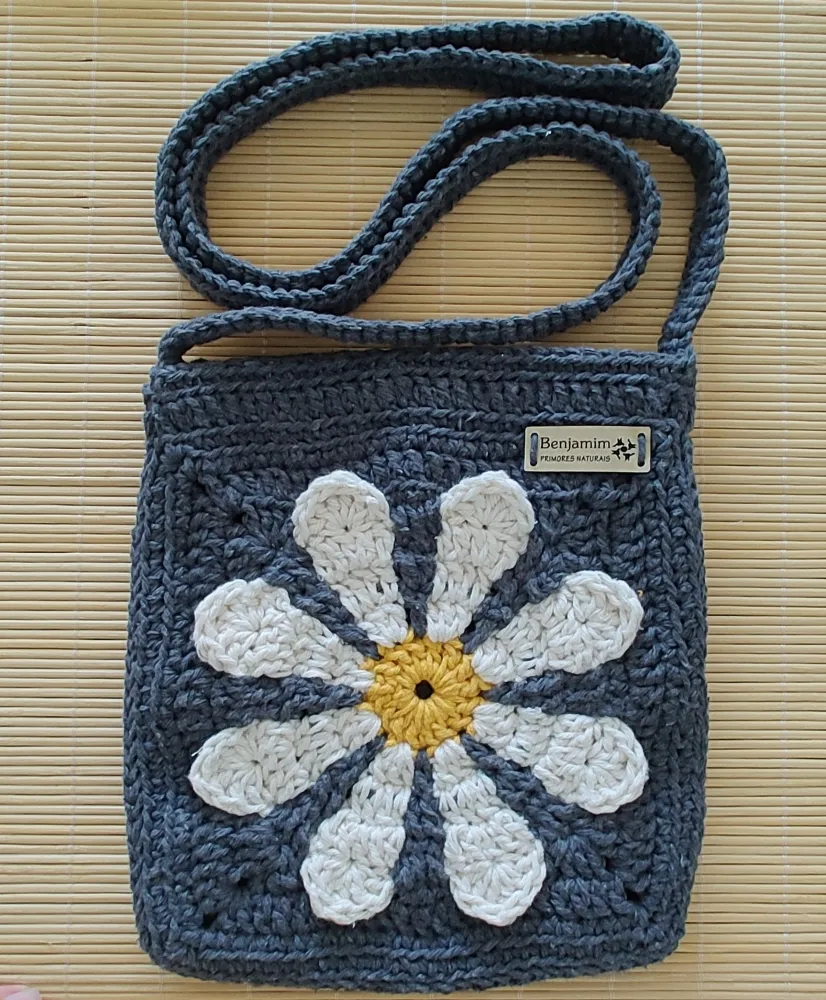 Bolsa de Crochê Alça Transpassada Margarida Cinza Chumbo (P) 027