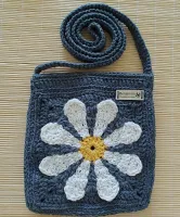 Bolsa de Crochê Alça Transpassada Margarida Cinza Chumbo (P) 027 - Foto 2
