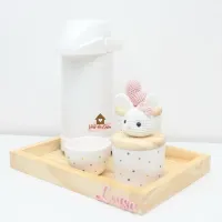 Coelhinha + Coração - Kit Higiene - 5 peças - Poá - Bandeja Madeira  - Garrafa G - Foto 4