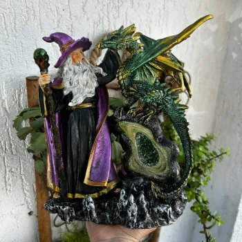 Dragão com Feiticeiro em Resina