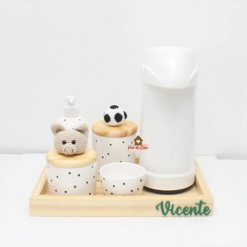 Porquinho Futebol - Kit Higiene - 6 peças - Poá - Garrafa G Imagem