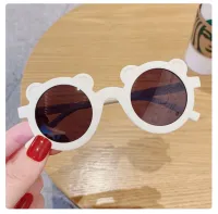 Óculos de Sol Infantil Formato Ursa Cor: Branco 