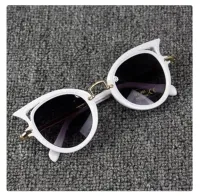 Óculos de Sol Infantil Gatinha Vintage Cor: Branco - Importado 