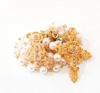 Terço Até 5 Nomes Personalizado Aparecida Dourado Pérolas - Foto 5