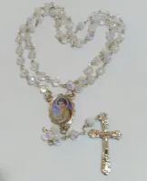 Terço São João Batista Cristal 8mm Cruz Strass Theco  - Foto 3