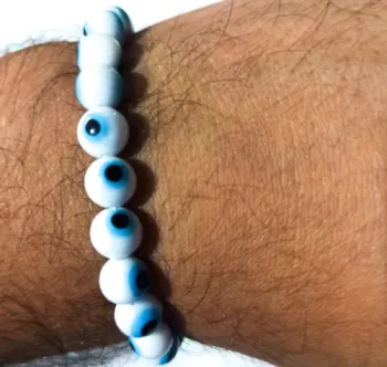 Pulseira Olho Grego 8mm Branco Com Azul em pedra - Foto 2