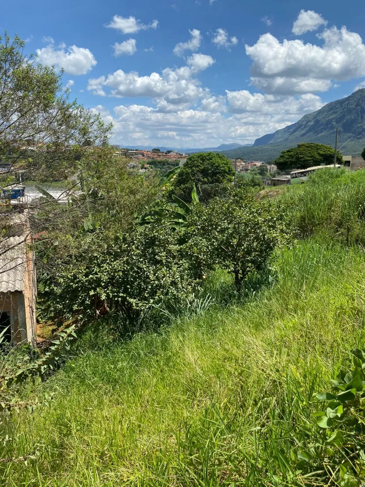 Vende-se lote no Centro