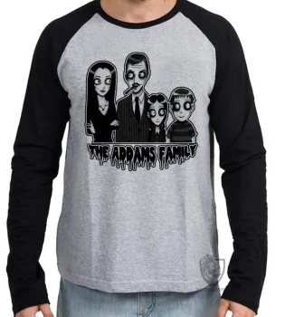 Camiseta manga longa Infantil ou Adulto familia addams personagens serie terror - Foto 2