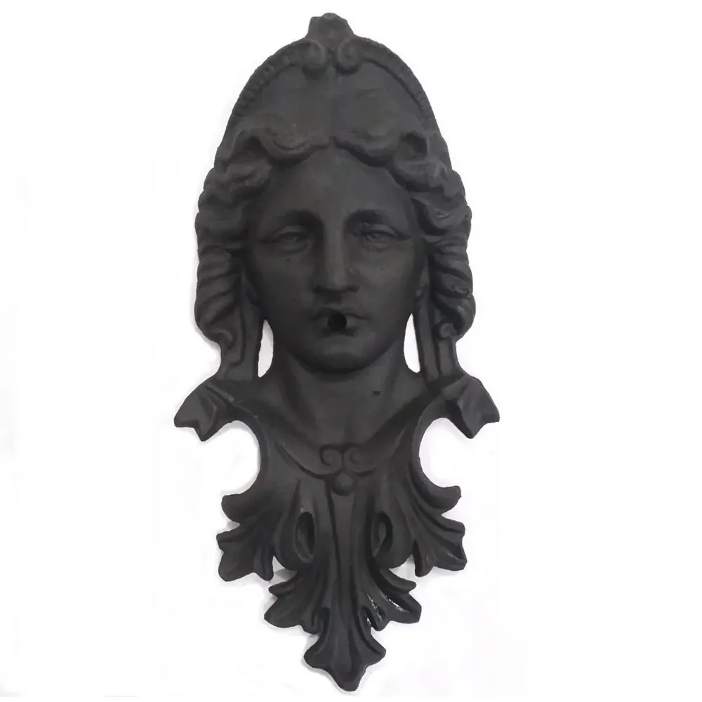 Fonte Cara de Mulher em Ferro