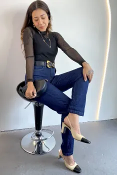 CALÇA JEANS MOM CINTURA ALTA E ELASTANO - AZUL (TAMANHO 42)