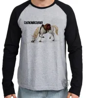 Camiseta manga longa Infantil ou Adulto Maximus farejando cavalo rapunzel - Foto 2