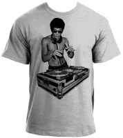 Camiseta adulto ou infantil Bruce lee tony stark DJ - Foto 3