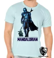 Camiseta adulto ou infantil The Mandalorian andando bebê Yoda - Foto 4