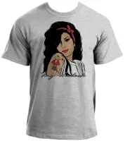 Camiseta adulto ou infantil Amy Winehouse retrô cantora rock - Foto 2