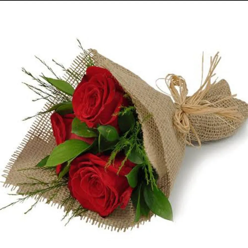 Ramalhete 4 rosas vermelhas Imagem