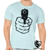 Camiseta adulto ou infantil Arma em punho pistola revólver - Foto 4